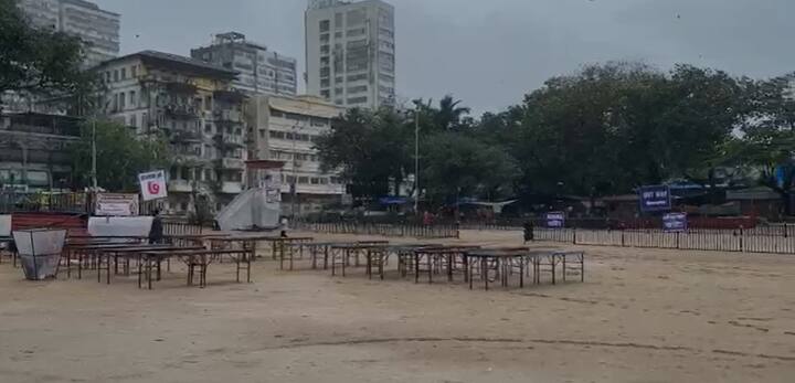 गणपची विसर्जनाच्या निमित्ताने गिरगाव चौपाटीवर विसर्जनाची तयारी पूर्ण झाली आहे.