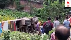 ইংরেজবাজারে নয়াজুলিতে উল্টে গেল মিনিবাস, মৃত ১, আহত ৩০