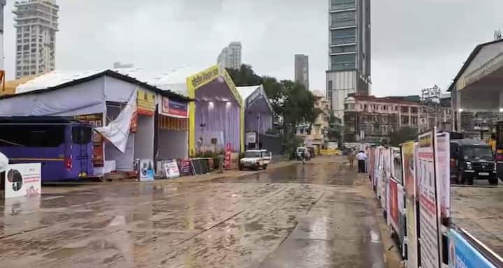 परदेशी पाहुणे आणि व्हीव्हीआयपींना राज्य गणेशोत्सव बघता यावा यासाठी महापालिका आणि राज्य सरकारकडून मंडपांची उभारणी केली गेली आहे.