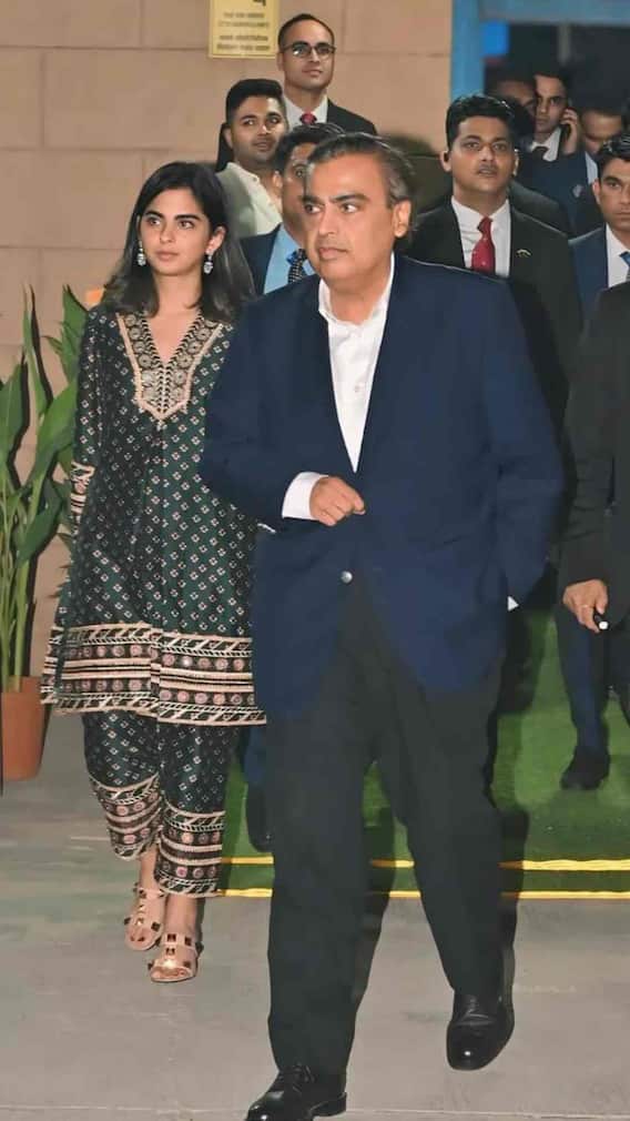 Jio से कितनी सैलरी लेते हैं मुकेश अंबानी?