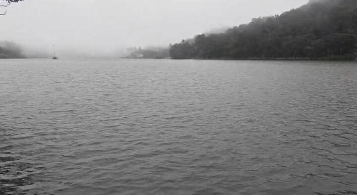 भारी बारिश के चलते आपदा प्रबंधन विभाग ने बनास नदी में बाढ़ की चेतावनी जारी की है. आसपास के ग्रामीण क्षेत्रों में भी सतर्कता बरतने के निर्देश दिए गए हैं. प्रशासन ने लोगों से नदी-नालों के किनारे न जाने की अपील की है.