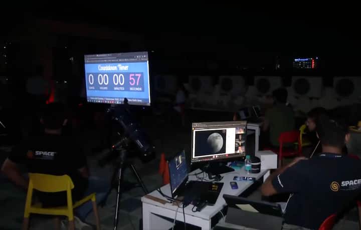 High-resolution cameras and telescopes are set up by SPACE Foundation to witness the Total Lunar Eclipse in Delhi. (ANI Photo)
