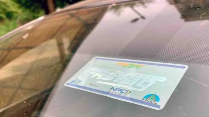 उसमें आपको बची हुई ट्रिप की संख्या साफ-साफ दिखाई देगी. दूसरा तरीका है कि आप कस्टमर केयर नंबर पर कॉल करके अपने फास्टैग पास की डिटेल बताएं. वहां से आपको तुरंत जानकारी मिल जाएगी कि आपने कितने ट्रिप कर लिए हैं और पास में कितने बचे हुए हैं.