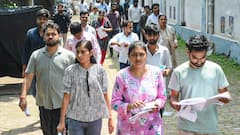 गौतमबुद्ध नगर में कड़ी सुरक्षा के बीच हुई PET परीक्षा, 9884 अभ्यर्थियों ने छोड़ा एग्जाम