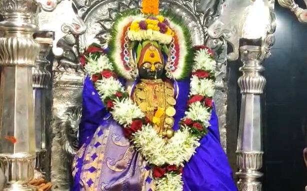 सायंकाळी साडेसहा वाजता अभिषेक पूजेची घाट होऊन अभिषेक पूजेस प्रारंभ होणार आहे. यावेळी केवळ सायंकाळी दोन सिंहासन पूजा घालण्यात येतील .