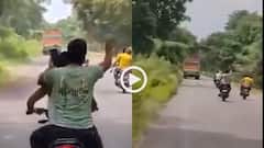 Video: मानसिक रूप से अस्वस्थ युवक ने खड़ी बस को स्टार्ट कर सड़क पर दौड़ाया, वीडियो वायरल