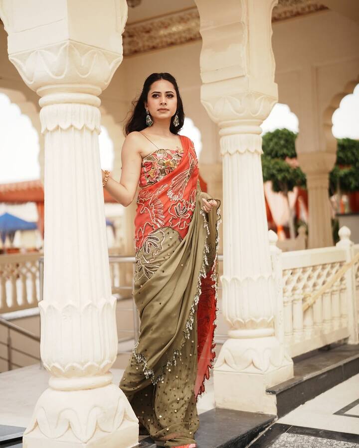 सरगुन मेहता ने 2009 में अपने 12/24 करोल बाग के को-एक्टर रवि दुबे के साथ डेटिंग शुरू की और दिसंबर 2013 में उनसे शादी कर ली.