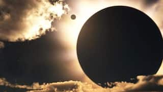 Lunar Eclipse 2025: గ్రహణం పట్టు స్నానం, విడుపు స్నానం రెండుసార్లు చేయాలా? గ్రహణ సమయంలో ఏ నియమాలు పాటించాలి?