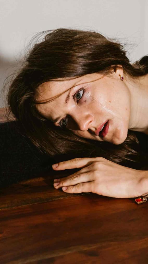 కొంచెం ఇబ్బందికే డిప్రెషన్​లోకి వెళ్తున్నారా? కారణాలు ఇవే కావొచ్చు