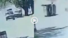 Video: ओवरटेक के दौरान बेकाबू होकर पलटी कार, मची अफरा तफरी, एक्सीडेंट का वीडियो वायरल