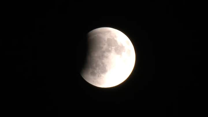 Kolkata, West Bengal also gets to see the Total lunar eclipse. (ANI Photo)