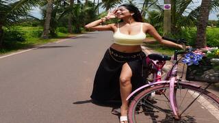 Kate Sharma Photo: ગોવામાં સાઈકલની સવારી કરતી જોવા મળી કેટ શર્મા,અભિનેત્રીનો જોવા મળ્યો હોટ અંદાજ