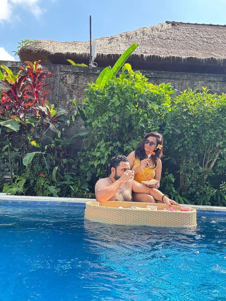 காதல் கணவர் லவல் தவோனுடன் விடுமுறையை கொண்டாடும் ரம்யா பாண்டியன்