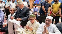 जम्मू-कश्मीर: राष्ट्रीय प्रतीक विवाद के बीच हजरतबल मस्जिद पहुंचे उमर अब्दुल्ला, अमन और भाईचारे की दुआ की