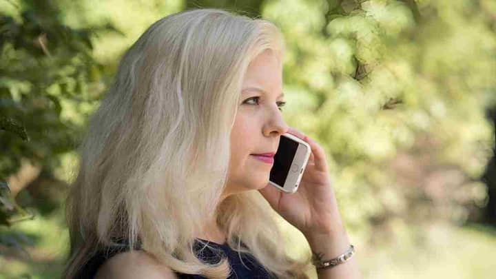 ਟੈਲੀਕਾਮ ਮਾਰਕੀਟ 'ਚ ਜਿੱਥੇ ਏਅਰਟੈੱਲ ਅਤੇ ਵੋਡਾਫੋਨ ਵਰਗੀਆਂ ਕੰਪਨੀਆਂ ਦਾ ਦਬਦਬਾ ਬਣਿਆ ਹੋਇਆ ਹੈ, ਉੱਥੇ ਹੀ ਸਰਕਾਰੀ ਮਾਲਕੀ ਵਾਲੀ ਕੰਪਨੀ BSNL ਹੁਣ ਗਾਹਕਾਂ ਨੂੰ ਆਕਰਸ਼ਿਤ ਕਰਨ ਲਈ ਨਵੇਂ ਕਿਫਾਇਤੀ ਪਲਾਨ ਲੈ ਕੇ ਆਈ ਹੈ।