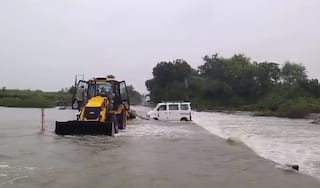 Rain Update:ગુજરાતમાં અતિ ભારે વરસાદ, જળબંબાકારની સ્થિતિ, રાજ્યના 480 માર્ગ બંધ
