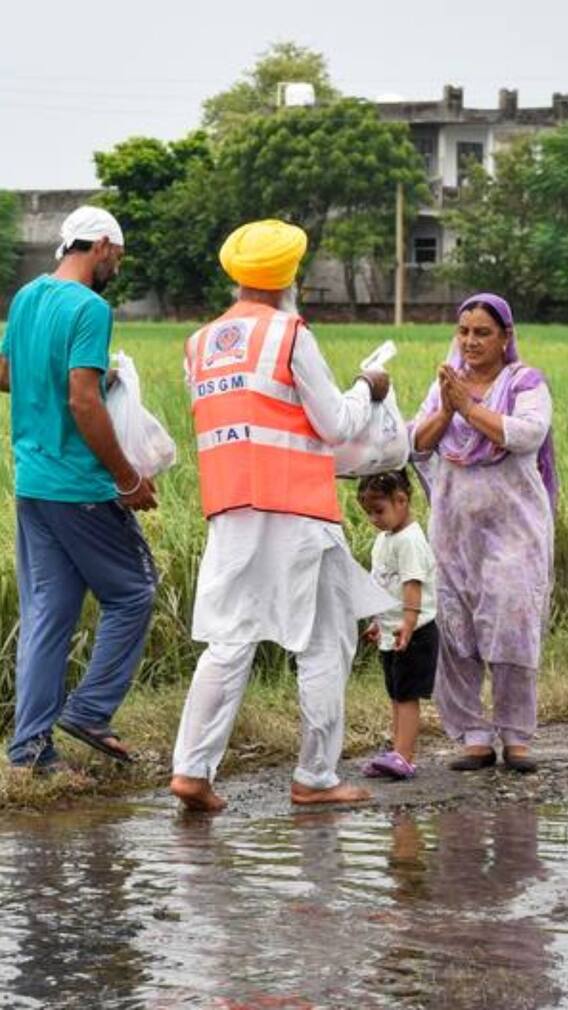 पंजाब में बाढ़ बनी आफत, खेत-खलिहान और घर सब तबाह