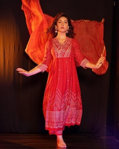 Navratri Fashion 2025 : నవరాత్రి స్పెషల్ డ్రెస్​లు.. అమ్మాయిలకు పర్​ఫెక్ట్ ఆప్షన్స్ ఇవే, ట్రై చేయండి​