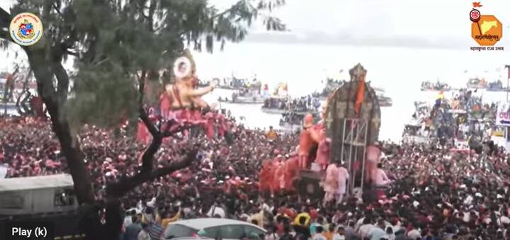 मुंबईतील अनेक गणपतींचे विसर्जन अद्याप बाकी आहे.