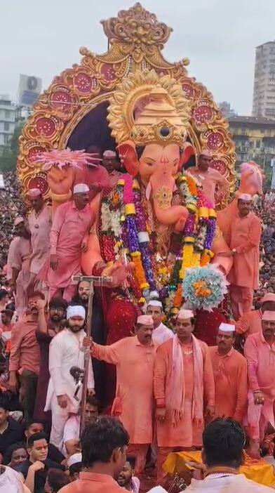 यंदा मूर्ती विसर्जनासाठी अत्याधुनिक तराफा वापरण्यात येणार आहे.