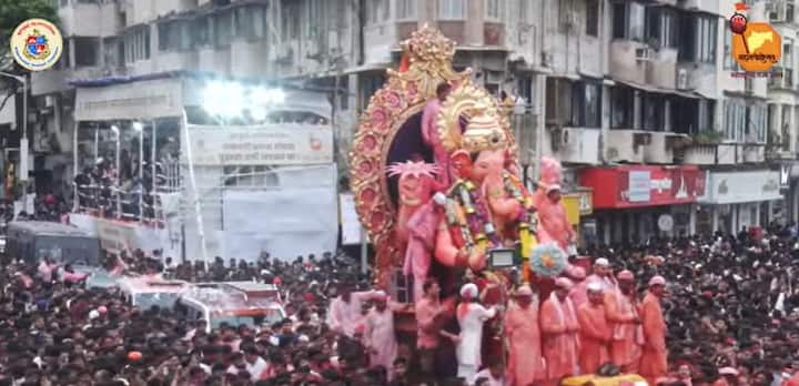 लालबागचा राजाचे आता थोड्याचवेळात विसर्जन करण्यात येईल.