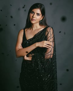 बड़े बाप की बेटी हैं लोकाह चैप्टर 1 में नजर आई लीड हीरोइन, इन 10 तस्वीरों में खूबसूरती देख आप भी दिल हार जाएंगे