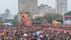 Ganpati visarjan 2025:अगले बरस तुझको आना ही होगा..! लाडक्या बाप्पाच्या निरोपाचा उत्साह शिगेला, गिरगाव चौपाटीला भक्तांचा महासागर