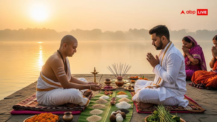 पितृ पक्ष का पहला श्राद्ध, प्रतिपदा श्राद्ध 8 सितंबर 2025, सोमवार के दिन मनाया जाएगा. इस दिन लोग अपने पूर्वजों को श्राद्ध कर्म के साथ-साथ तर्पण और पिंडदान भी करते हैं.