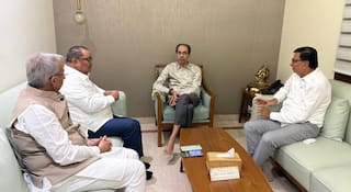 काँग्रेस नेत्यांची थेट मातोश्रीवर उद्धव ठाकरेंसोबत बैठक; विधानपरिषदेतील विरोधी पक्षनेतेपदासाठी सतेज पाटलांच्या नावाची चर्चा