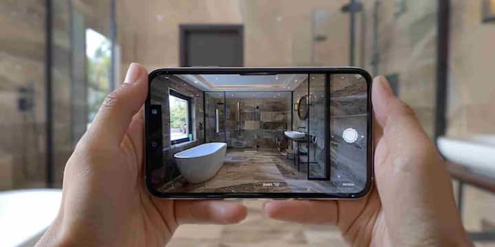 लंबे समय तक कुर्सी पर बैठने से तो पाइल्स का खतरा नहीं बढ़ता लेकिन टॉयलेट सीट पर बैठना ज्यादा खतरनाक माना जाता है. दरअसल, टॉयलेट सीट पर बैठने से पेल्विक फ्लोर पर दबाव बढ़ता है और गुदा के आसपास की नसों में खून जमा होने लगता है. यही दबाव पाइल्स की वजह बन सकता है.