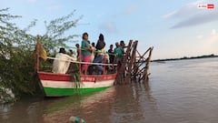 यमुना में फंसा स्टीमर, 25 ग्रामीणों की 5 घंटे बाद सुरक्षित बचाव