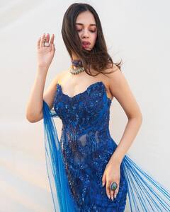 बॉलीवुड की 'फूल' हैं रियल लाइफ में बेहद स्टाइलिश, हर आउटफिट में नितांशी गोयल बरसाती हैं कहर