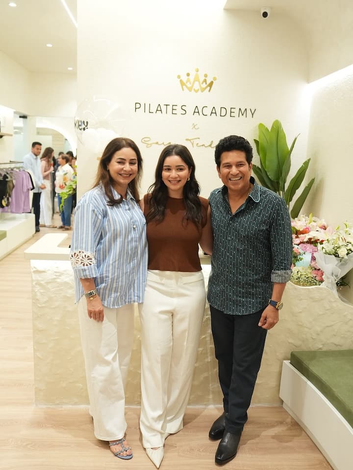 सचिन तेंदुलकर की बेटी सारा तेंदुलकर ऑस्ट्रेलिया टूरिज्म की ब्रांड अंबेसडर भी हैं. वहीं सानिया चंडोक अपनी लाइफ काफी प्राइवेट रखना पसंद करती हैं.