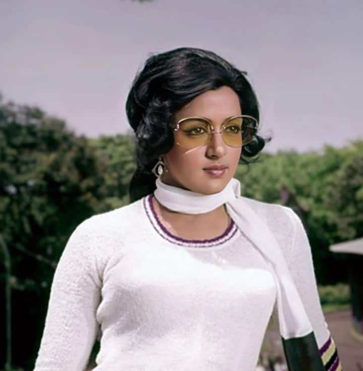 Even all the actors also wanted to marry the actress from Jitendra to Sanjeev Kumar.