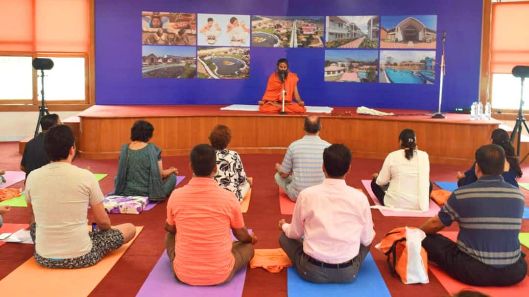 How Swami Ramdev Teachings continue to shape modern health and wellness तनाव से मुक्ति का मंत्र है योग और आयुर्वेद, पतंजलि का दावा- रामदेव की शिक्षाएं बदल रही वेलनेस ट्रेंड्स