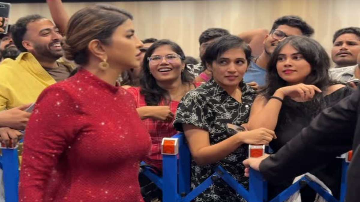 Lakshmi Manchu : ఒరేయ్ ధైర్యం ఉంటే నా ముందుకొచ్చి మాట్లాడు - సైమా వేడుకలో మంచు లక్ష్మి ఆగ్రహం