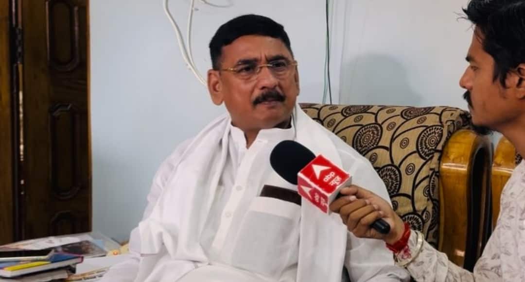 नवादा: 'लालू यादव की छाया में पले... अब उन्हीं का विरोध', राजबल्लभ के बयान पर कौशल यादव ने कसा तंज Raj Ballabh Yadav derogatory remark on Tejashwi Yadav wife Kaushal Yadav made direct attack ANN नवादा: 'लालू यादव की छाया में पले... अब उन्हीं का विरोध', राजबल्लभ के बयान पर कौशल यादव ने कसा तंज