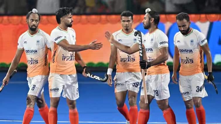 ‘लड़कों ने एशिया में चैंपियन टीम बनकर…’ एशिया कप जीतने के बाद टीम इंडिया के कोच का बड़ा बयान