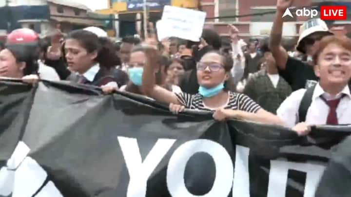 The protesting youth say that there is corruption and unemployment in the country and these social media sites have been banned due to questioning it. According to the report of 'The Kathmandu Post', on August 25, the Nepal cabinet decided that all social media operators would have to register within seven days under 2023.