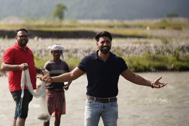 'রঘু ডাকাত'-এর প্রচার শুরু হল মালদা দিয়ে। শনিবার সেখানে পৌঁছে গিয়েছিলেন দেব, অনির্বাণ ভট্টাচার্য্য, ইধিকা পাল, সোহিনী সরকার, ওম সাহানি ও পরিচালক ধ্রুব বন্দ্যোপাধ্যায়।