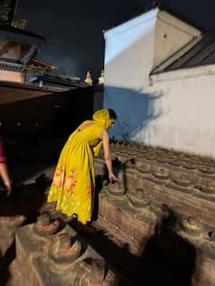Mouni Roy Shares Glimpses Of Her Spiritual Journey At Sacred Pashupatinath Mandir