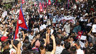 Nepal Gen Z outcry: నేపాల్లో సోషల్ మీడియా బ్యాన్ - పిచ్చెక్కినట్లు యువత అలజడి - కాల్చి చంపుతున్న నేపాల్ ఆర్మీ