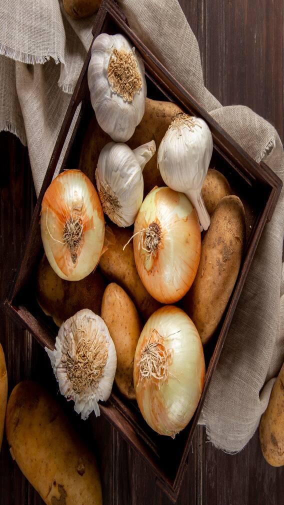 ਇਨ੍ਹਾਂ ਲੋਕਾਂ ਨੂੰ ਨਹੀਂ ਖਾਣਾ ਚਾਹੀਦਾ ਖਾਲੀ ਪੇਟ ਲਸਣ