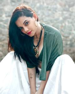 'दीया और बाती हम' की मीनाक्षी ने किया 17 किलो वजन कम, देखें संध्या बींदणी की देवरानी की 10 ग्लैमरस तस्वीरें