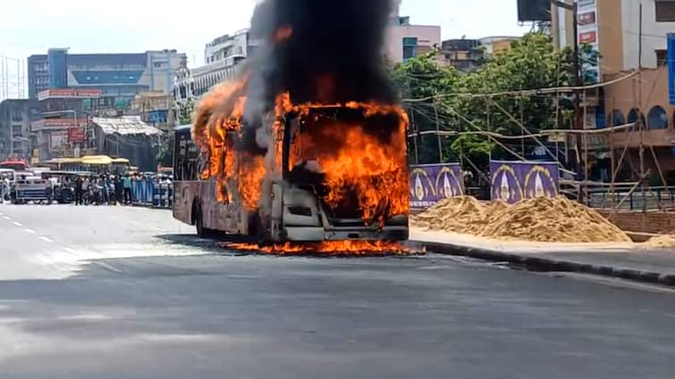 <div>Mob In Karnataka Torches Truck 'Illegally' Transporting Beef</div>