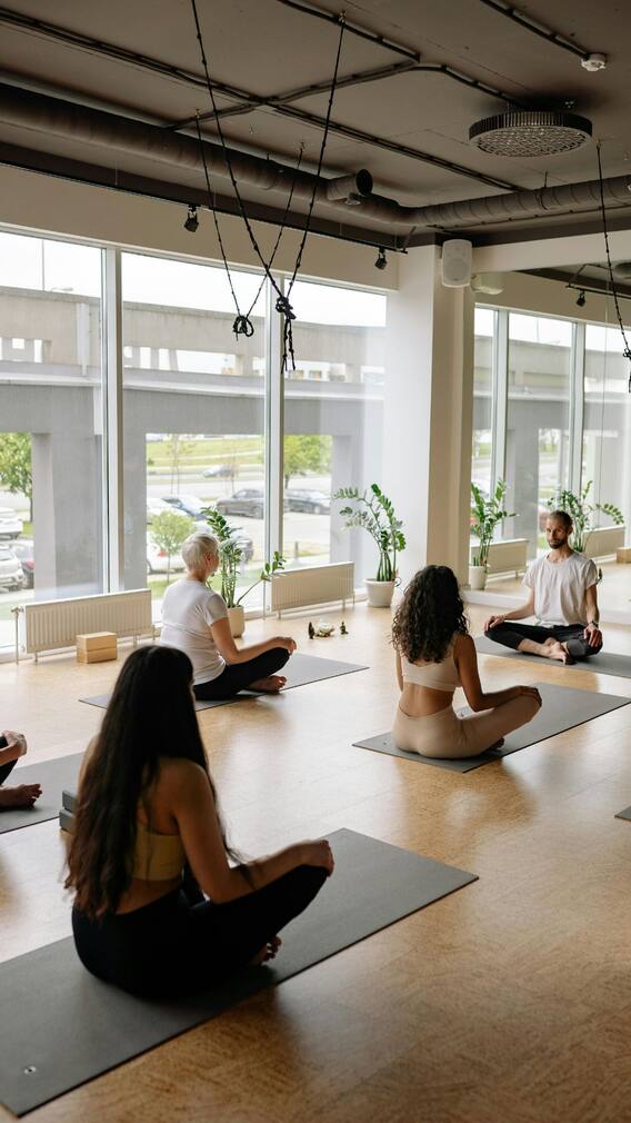 बनना चाहते हैं योग गुरु तो यहां से ले सकते हैं एजुकेशन