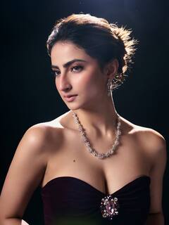 ऑफ शोल्डर गाउन में पलक तिवारी ने गिराई हुस्न की बिजलियां, एक-एक तस्वीर पर अटक जाएंगी नजरें