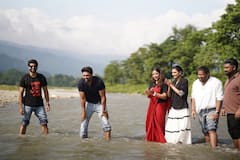 Dev-Raghu Dakat: 'রঘু ডাকাত'-এর প্রচারের মধ্যেই অন্য রূপে দেব! ঘিস নদীতে নেমে শিখলেন মাছ ধরা