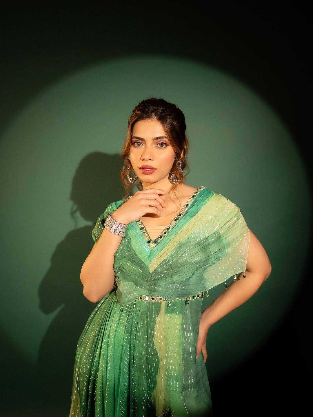 Nagma Mirajkar is a digital creator. She is also no less than a Bollywood actress in beauty. He has very strong fan following on social media.