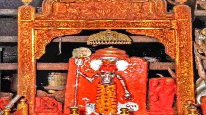 करणी माता मंदिरातील ही अद्भुत परंपरा आजही लोकांच्या श्रद्धेला आणि इतिहासाला जोडून ठेवते.
